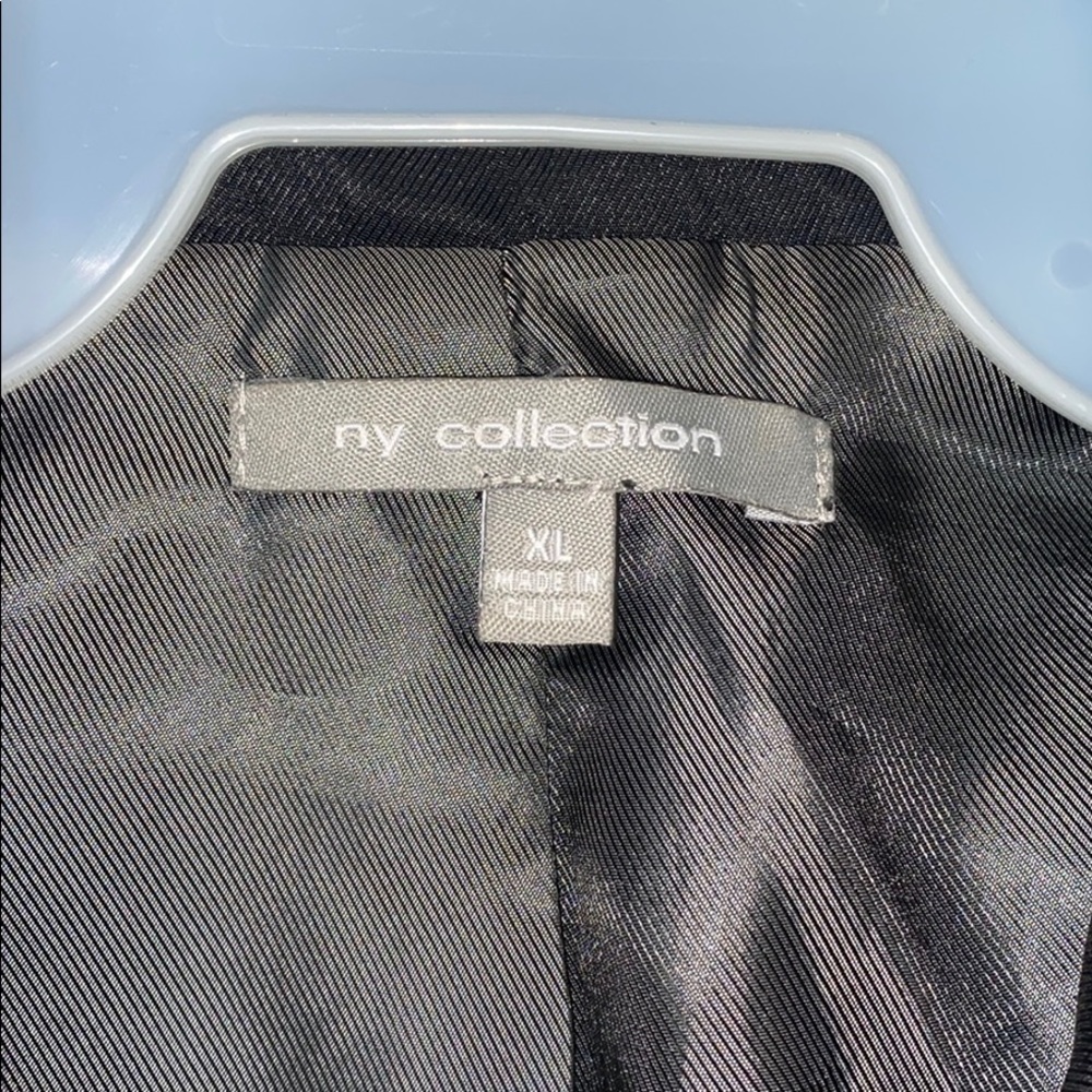 Ladies Jacket - Picture 2 of 3